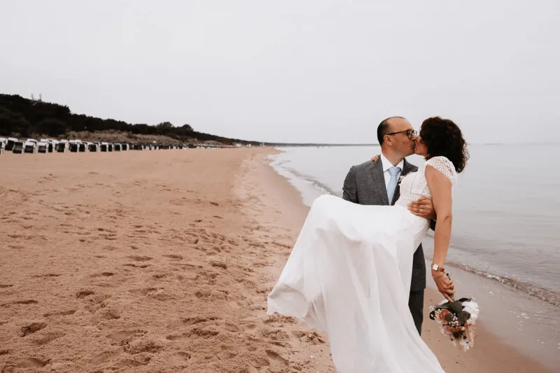 Brautpaar von Hochzeitsplanerin Xenia aus Dresden hat sich durch Onlinedating kennen gelernt